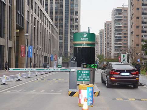 智慧停車場無感支付代理加盟好做嗎？